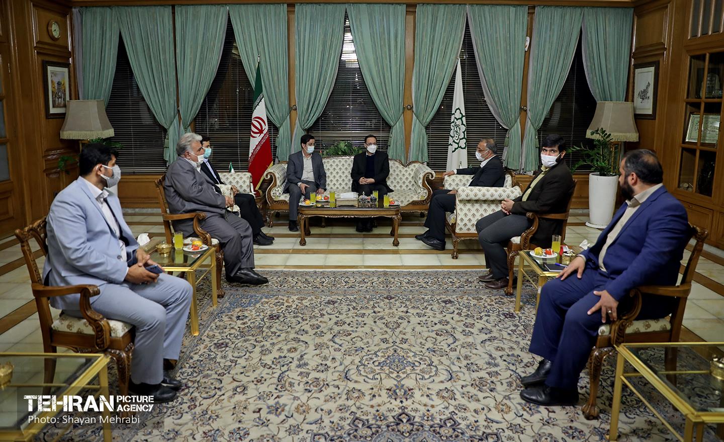 دیدار شهردار تهران با شهردار و اعضای شورای شهر قم 1