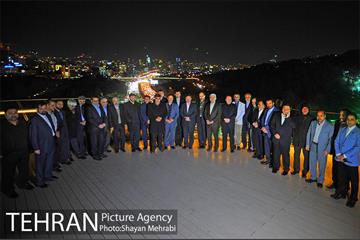 بازدید مدیران مراکز استان ها صداوسیما از اراضی عباس آباد 2