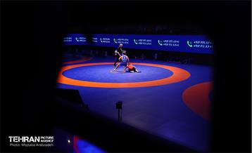 مراسم اهدای کاپ قهرمانی تیم‌های برتر کشتی آزاد توسط شهردار تهران و وزیر ورزش 11