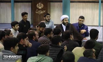 نشست صمیمانه شهردار تهران با دانش آموزان بسیجی سراسر کشور 13