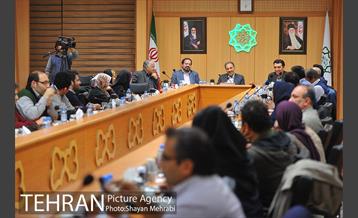 نشست صمیمانه دکتر نجفی با خبرنگاران حوزه شهری 3