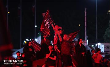 آئین بدرقه زائران اربعین در میدان آزادی 11