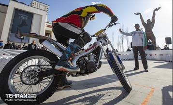 رانـد نهایی مسابقات قهرمانی موتور تریال  15