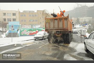 عملیات برف‌روبی در منطقه 2 7