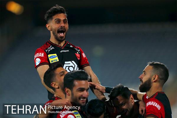 دیدار تیم های فوتبال پرسپولیس و پیکان  16