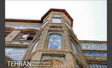 بازدید اعضا شورای شهر از محوطه سردرب باغ ملی و میدان مشق 4