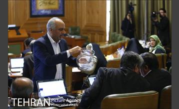 جلسه شورای شهر با موضوع استعفای شهردار تهران 46