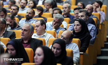 آیین تجلیل از برگزیدگان مناطق 22 گانه 48