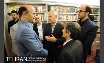 افتتاح «کافه کتاب ققنوس» در هفته کتاب 10