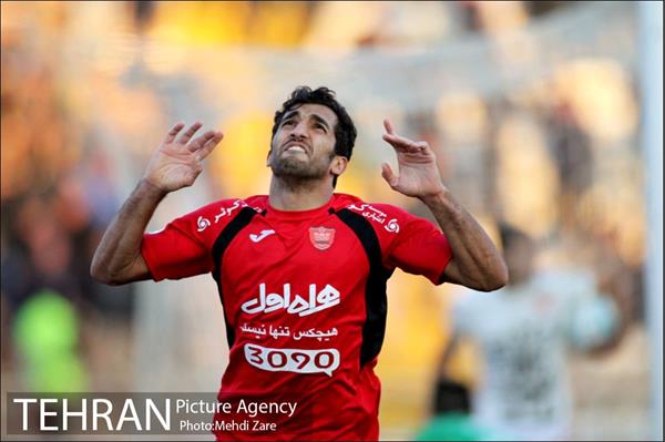دیدار پدیده و پرسپولیس در لیگ برتر فوتبال 1