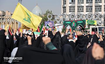 مراسم تشییع پیکر شهید سردار عباس نیلفروشان - ۱ 24