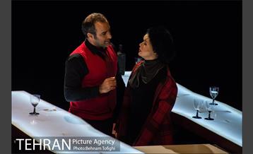 نمایش سه روایت از زندگی‎ 12