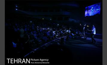 اجرای کنسرت فرزاد فرزین ویژه کودکان کار 27