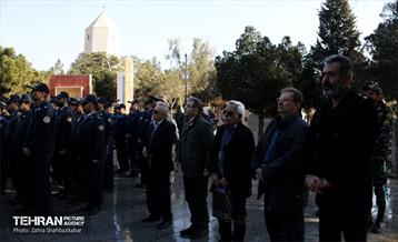 آیین غبارروبی و عطر افشانی مزار ۱۱۴ شهید مسیحی در منطقه ۱۵ 17