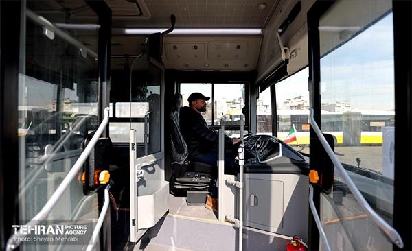 ورود اتوبوس‌های دوکابین جدید به تهران 48