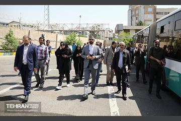 بازدید اصحاب رسانه از منطقه ۵ شرکت واحد اتوبوسرانی 12
