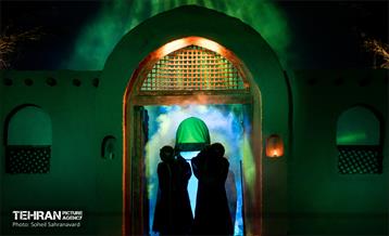 نمایش «تنهاتر از مسیح» 25