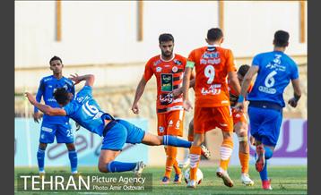 دیدار تیم‌های سایپا و استقلال تهران در لیگ برتر فوتبال ایران 3