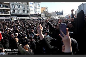 اجتماع مردم تهران در پی شهادت رهبر انقلاب - 2 67