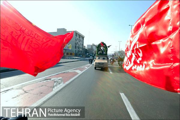 تشییع پیکر مطهر 2 شهید گمنام در مسجد جامع فاطمیه منطقه 8