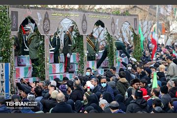تشییع پیکر ۲۰۰ شهید گمنام دفاع مقدس در تهران 67