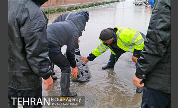 بازدید مدیران شهری از لایروبی و رسوب زدایی شبکه جمع آوری آبهای سطحی 17