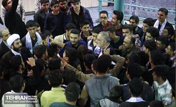 نشست صمیمانه شهردار تهران با دانش آموزان بسیجی سراسر کشور 7