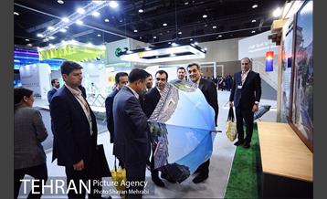 بازدید پیروز حناچی از نمایشگاه مجمع جهای شهری  26