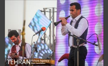 اجرای گروه موسیقی کوکری در برج میلاد تهران 27