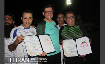 دیدار دوستانه تیم هنرمندان و تیم پردیس پایان کارتن خوابی 14