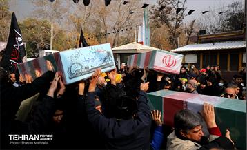 تشییع پیکر ۲۰۰ شهید گمنام دفاع مقدس در تهران 38