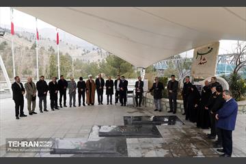 جشن درختکاری در منطقه ۵ 40