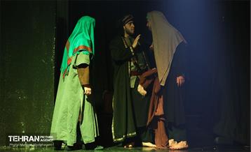 نمایش آیینی خانه ای از گل و اندوه 35