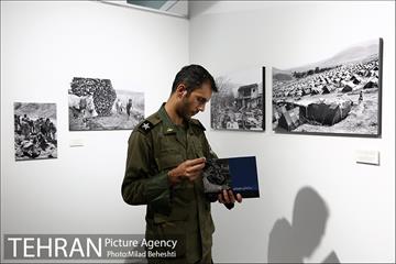 آیین گشایش نمایشگاه عکس ساسان مویدی و رونمایی از مجموعه کتب عکاسان جنگ 4
