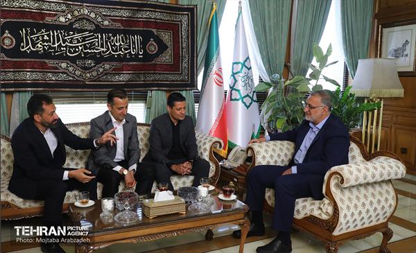 دیدار سه داور بین‌المللی فوتبال با شهردار تهران 10