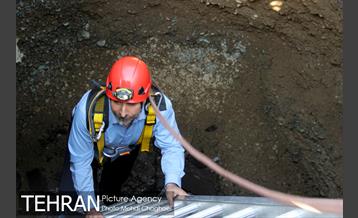 انجام عملیات ترمیم و بازسازی نشست زمین بزرگراه صیاد شیرازی 5