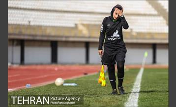 دیدار تیم‌های فوتبال بانوان البرز و سپاهان 17