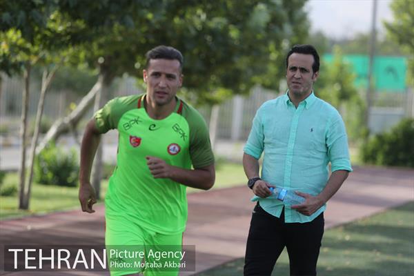 اولین تمرین تیم فوتبال نفت تهران با حضور علی کریمی