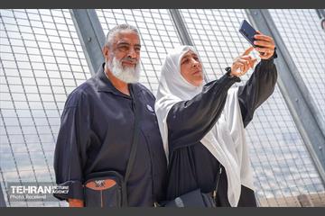 بازدید بیش از ۱۰۰ خانواده شهدای غزه از برج میلاد 16