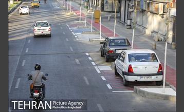 پارک خودرو‌ بین درختان چنار 12