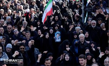 اجتماع مردم تهران در پی شهادت رهبر انقلاب - 1 8