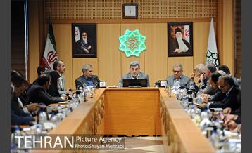 شوراى معاونین شهردار، شهرداران مناطق، مدیران عامل سازمان ها، شرکت ها و موسسات شهردارى تهران 42