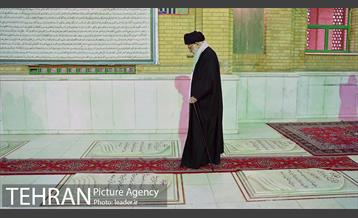 حضور رهبر انقلاب در مرقد مطهر امام راحل و گلزار شهدای بهشت زهرا 28