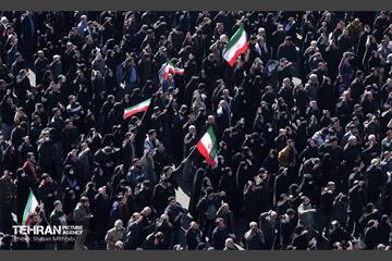اجتماع مردم تهران در پی شهادت رهبر انقلاب - 1 40