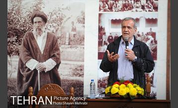 بازدید شهردار تهران از خانه موزه شهید مدرس در روز مجلس 13