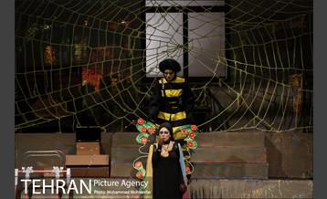 اجرای نمایش شاپرک خانوم 24