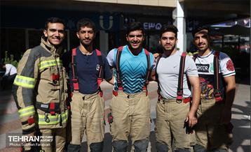 مسابقه پله‌نوردی آتش‌نشانان در برج میلاد 67