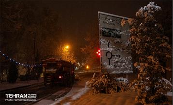 به وقت خدمت؛ برف‌روبی منطقه 1 شهرداری تهران 7