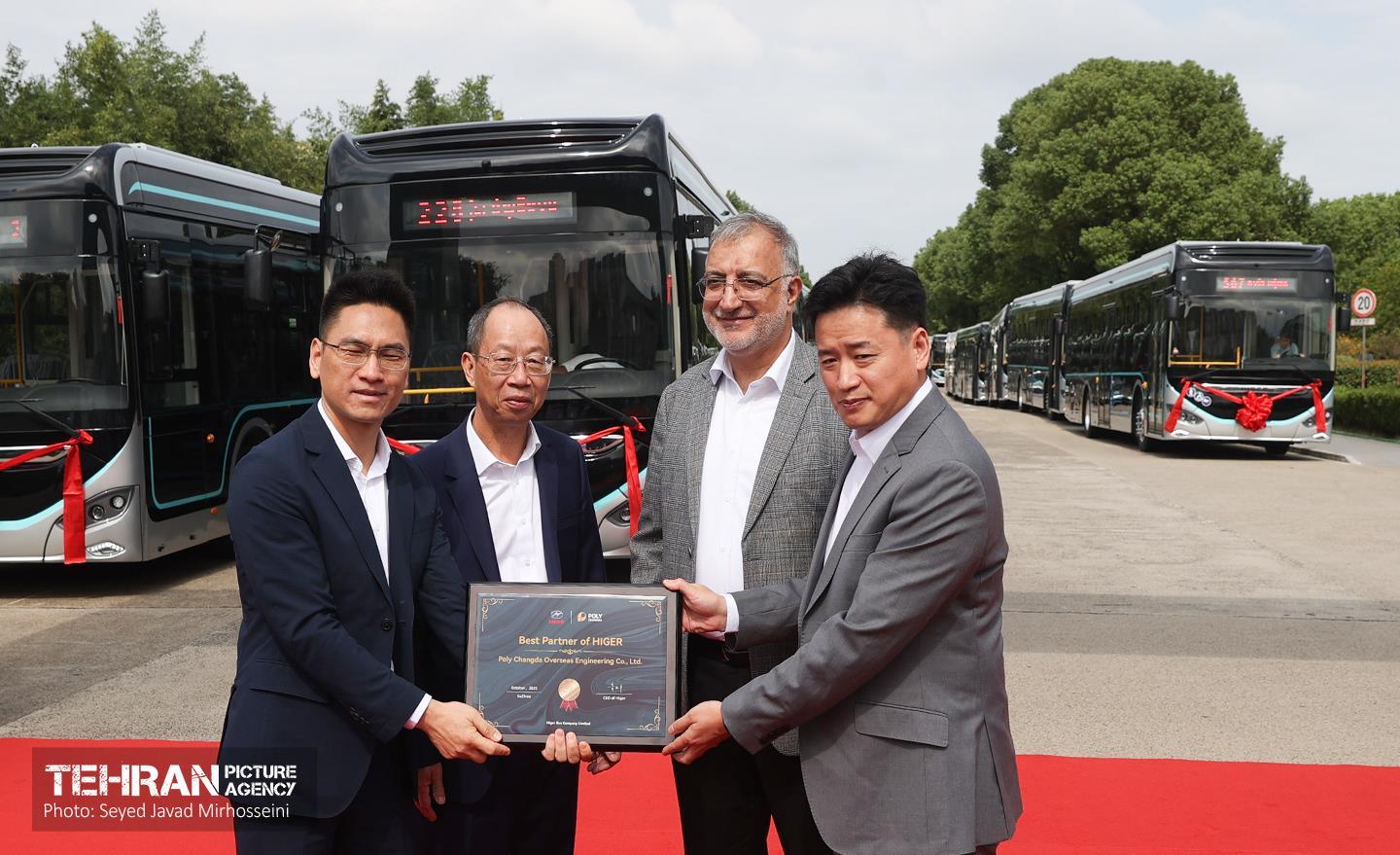 آیین رونمایی و تحویل 110 دستگاه اتوبوس جدید برقی پایتخت در کشور چین 10