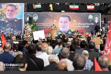 مراسم تشییع پیکر شهید سردار عباس نیلفروشان - ۱ 17